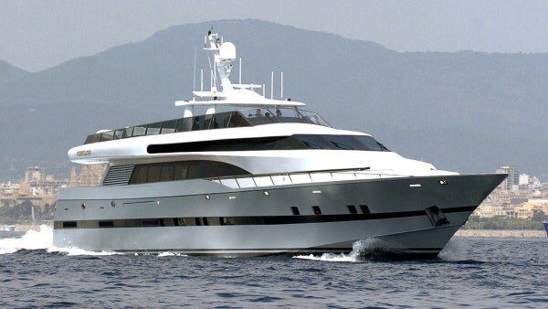 منح الملك كارلوس الملك فهد يختاً ملكياً استخدمه آل البوربون حكام أسبانيا/مواقع التواصل الاجتماعي