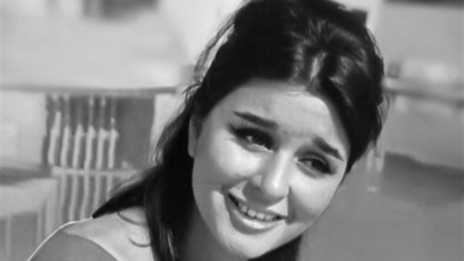 خلدت قصة الحب المأساوية بين سعاد حسني وعبد الحليم.. الأغنية التي كتبها نزار قباني وغناها العندليب بدموعه