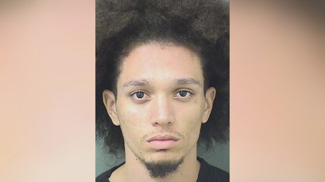 طالب يهدد أستاذه بالقتل بسبب موعد الامتحان.. الذي أزعجه أنه سيستيقظ باكراً