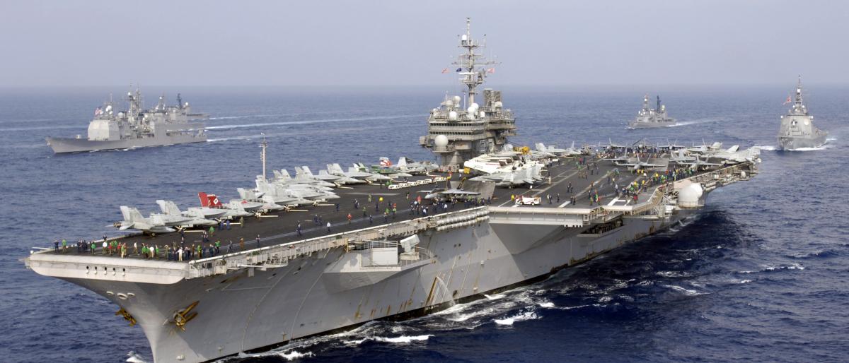 الحرس الثوري الإيراني يطلق صواريخه باتجاه حاملة طائرة أميركية دخلت الخليج