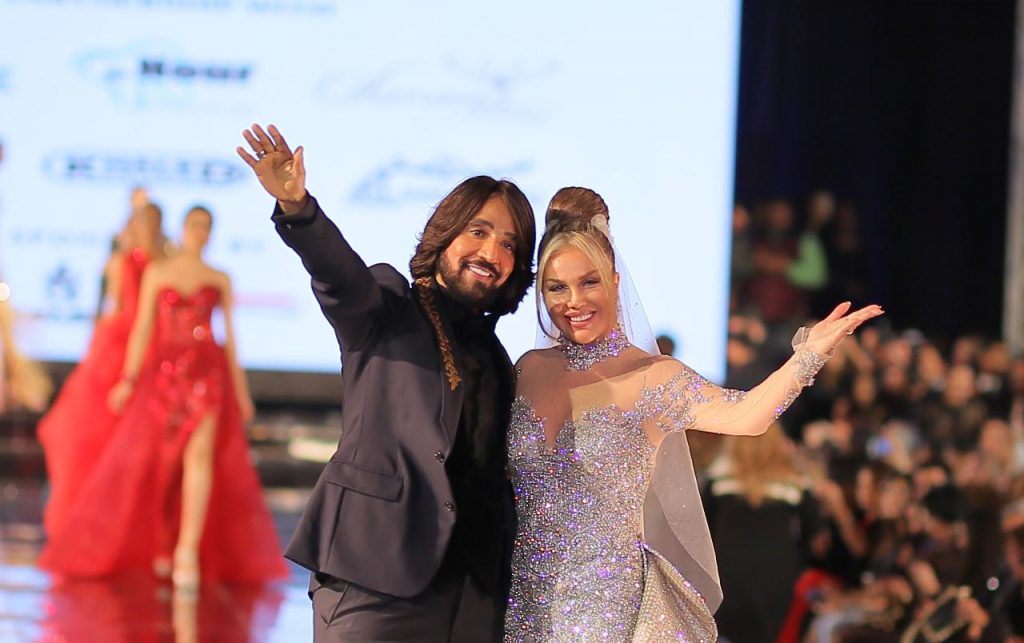 لماذا وصل سعر فستان نيكول سابا إلى 200 مليون جنيه مصري؟ المصمم يتحدث عن كواليس صنعه وتخصيص فريق أمني لحراسة الفنانة اللبنانية أثناء ارتدائه