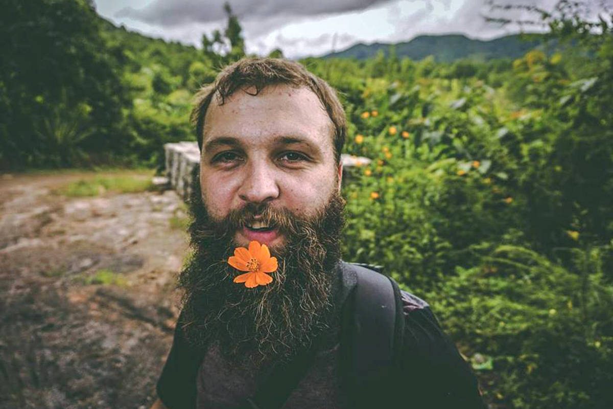 بعد أن أجرى عملية زراعة قلب قرر القيام بجولة حول العالم