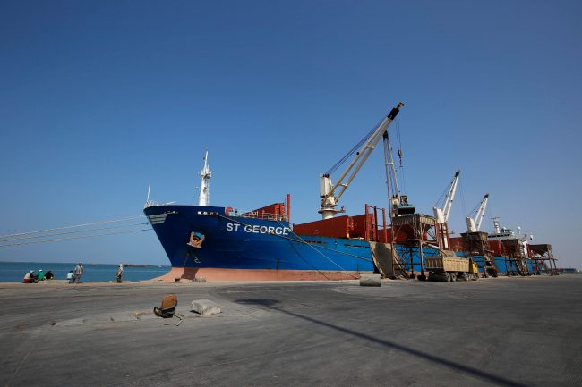  كيف أحبطت واشنطن مخططاً إماراتياً للسيطرة على أهم موانئ اليمن؟.. ماتيس وجنرال أميركي سعيا لتهدئة الحرب التي تقودها السعودية