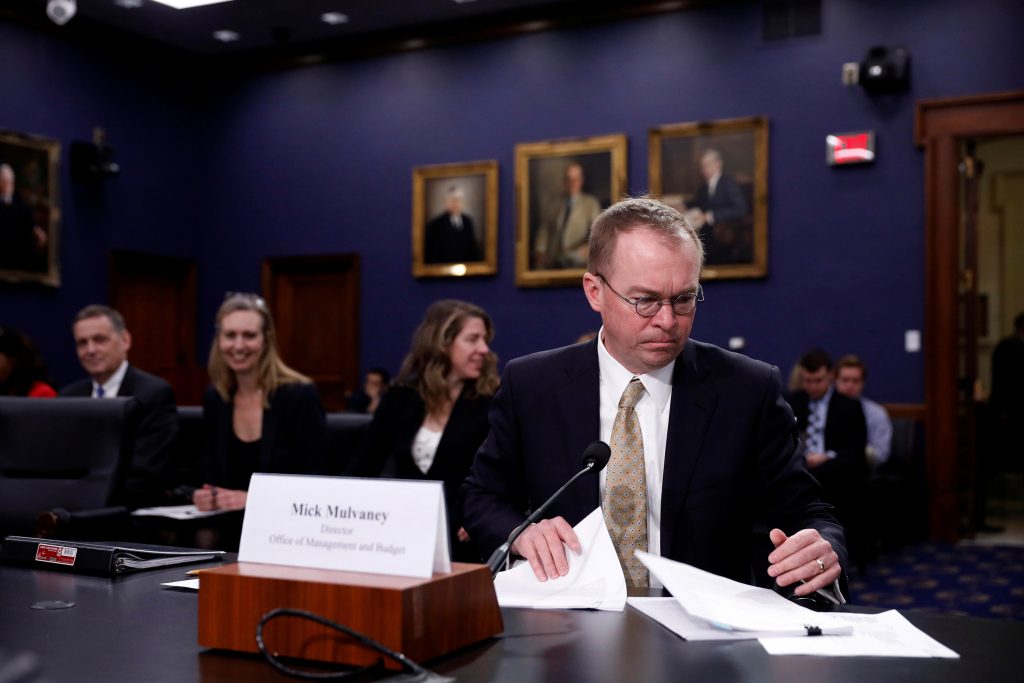 تصريح موثق بالفيديو لكبير موظفي البيت الأبيض الجديد يسيء فيه لترامب