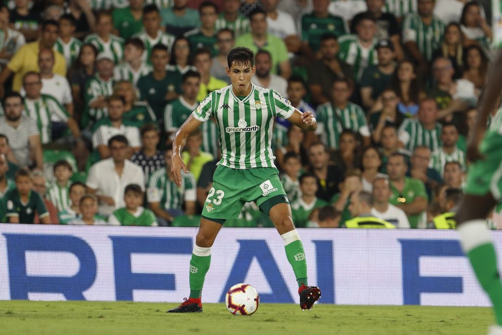 عيسى ماندي يتفوق على بيكيه وراموس