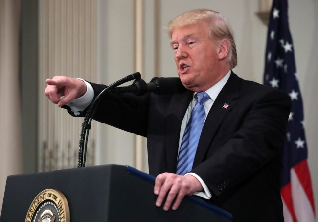 حتى الألوان والروائح يريدون احتكارها! أشياء غريبة سعى البعض لتسجيلها كعلامات تجارية.. أشهرها محاولة ترامب