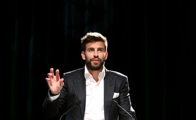 بيكيه “متورط” بصفقة سعودية! وثائق مسربة تكشف كيف وكم تربّح من نقل كأس السوبر الإسباني للرياض