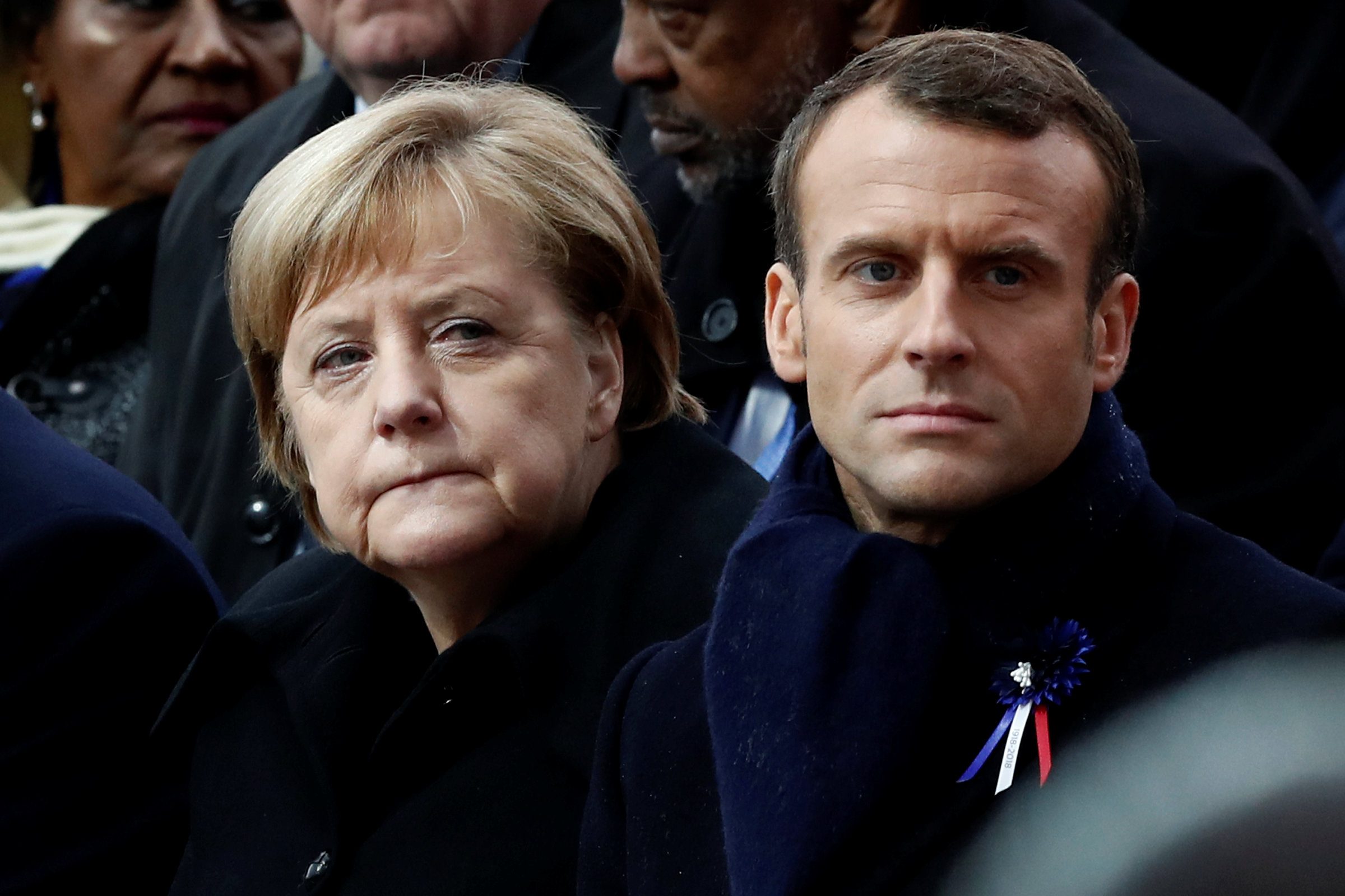 أزمة السترات الصفراء تهدد اوروبا