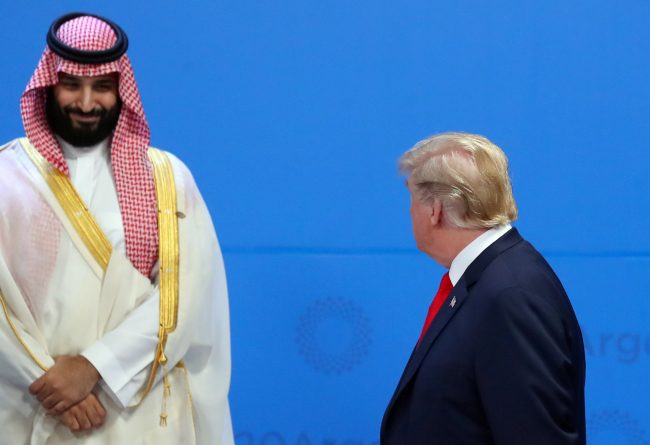 يتجاهل التاريخ ويدفع الشرق الأوسط للأزمات.. «واشنطن بوست» تدعو الكونغرس للحد من دعم ترامب للديكتاتوريات العربية الأربع