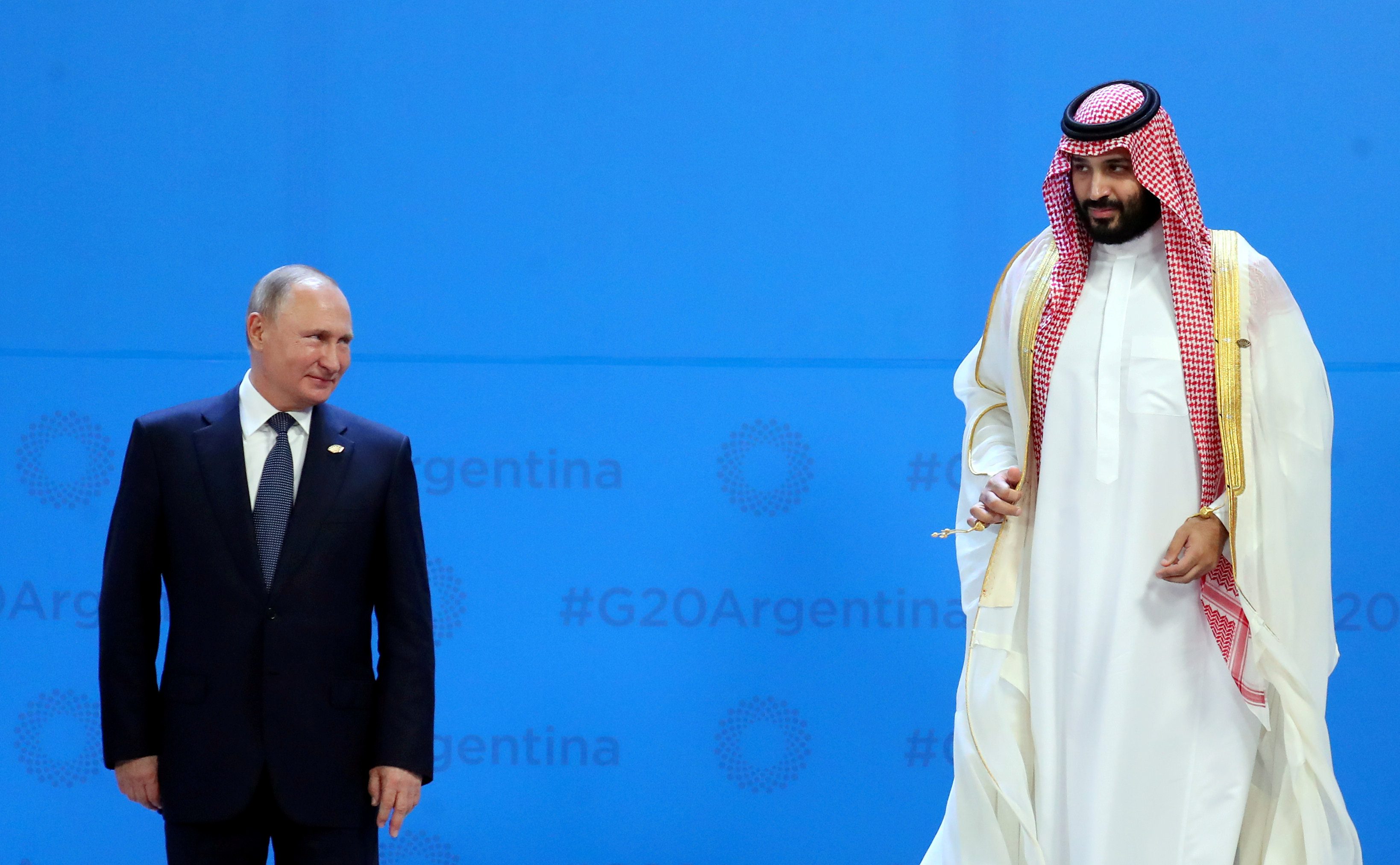 خلال قمة العشرين الأمير محمد بن سلمان معزولاً/ REUTERS