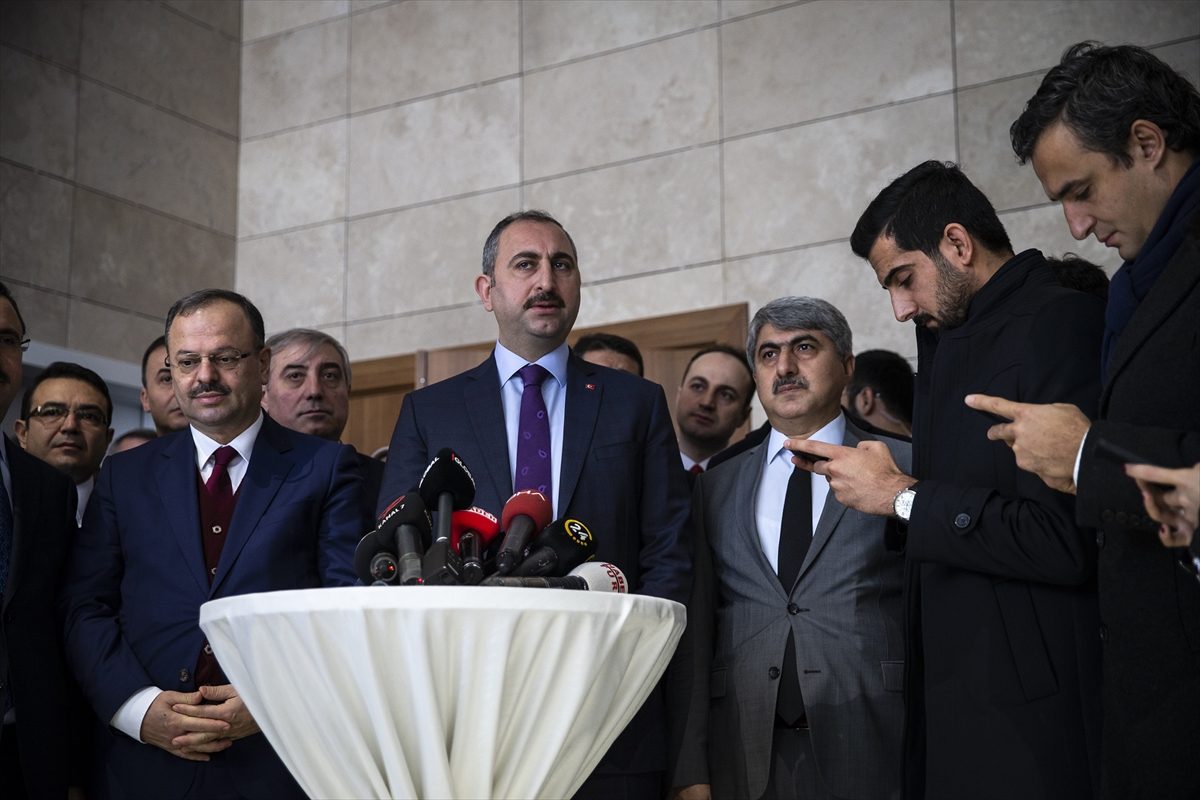 وزير العدل التركي عبد الحميد غُل