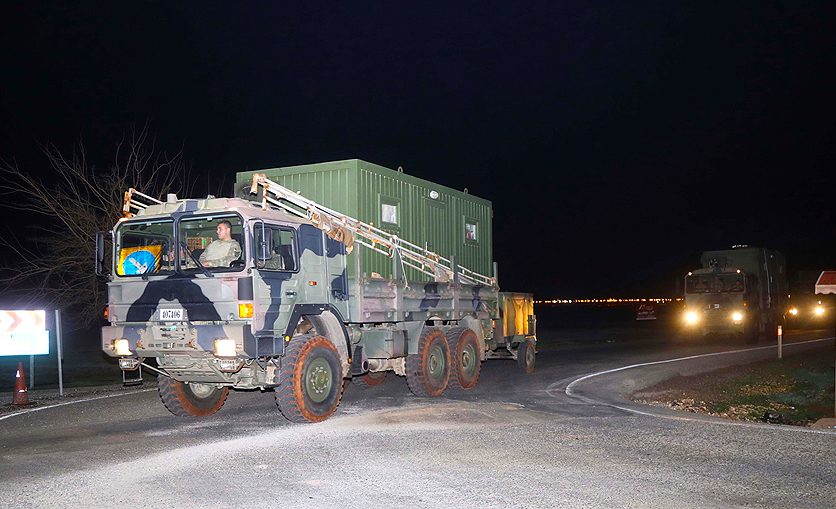 أنقرة ترسل تعزيزات عسكرية إلى حدودها مع سوريا (الأناضول)