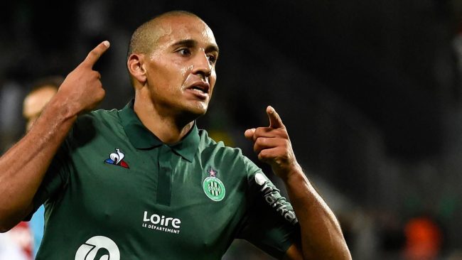 لاعبو نادٍ فرنسي يتمردون على مدربهم ويجبرونه على التراجع عن بيع لاعب تونسي