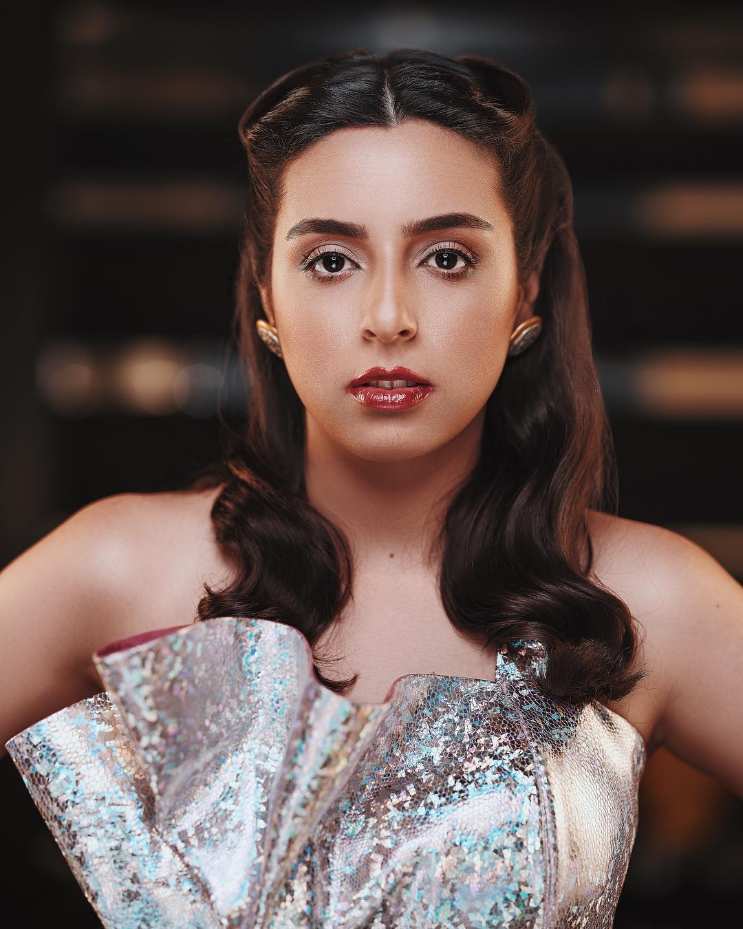 سارة عبد الرحمن تكشف عن سبب شرائها فساتينها من الوكالة