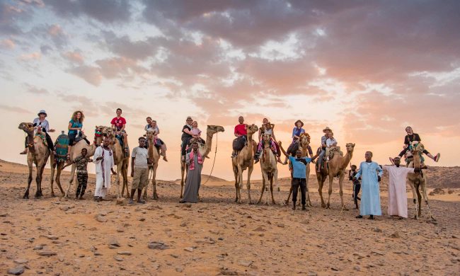 بدأت بـ «لا شكراً» وانتهت بمواجهة مع أكثر النساء تميزاً «حتشبسوت».. رحلة أُمٍّ عزباء في مصر