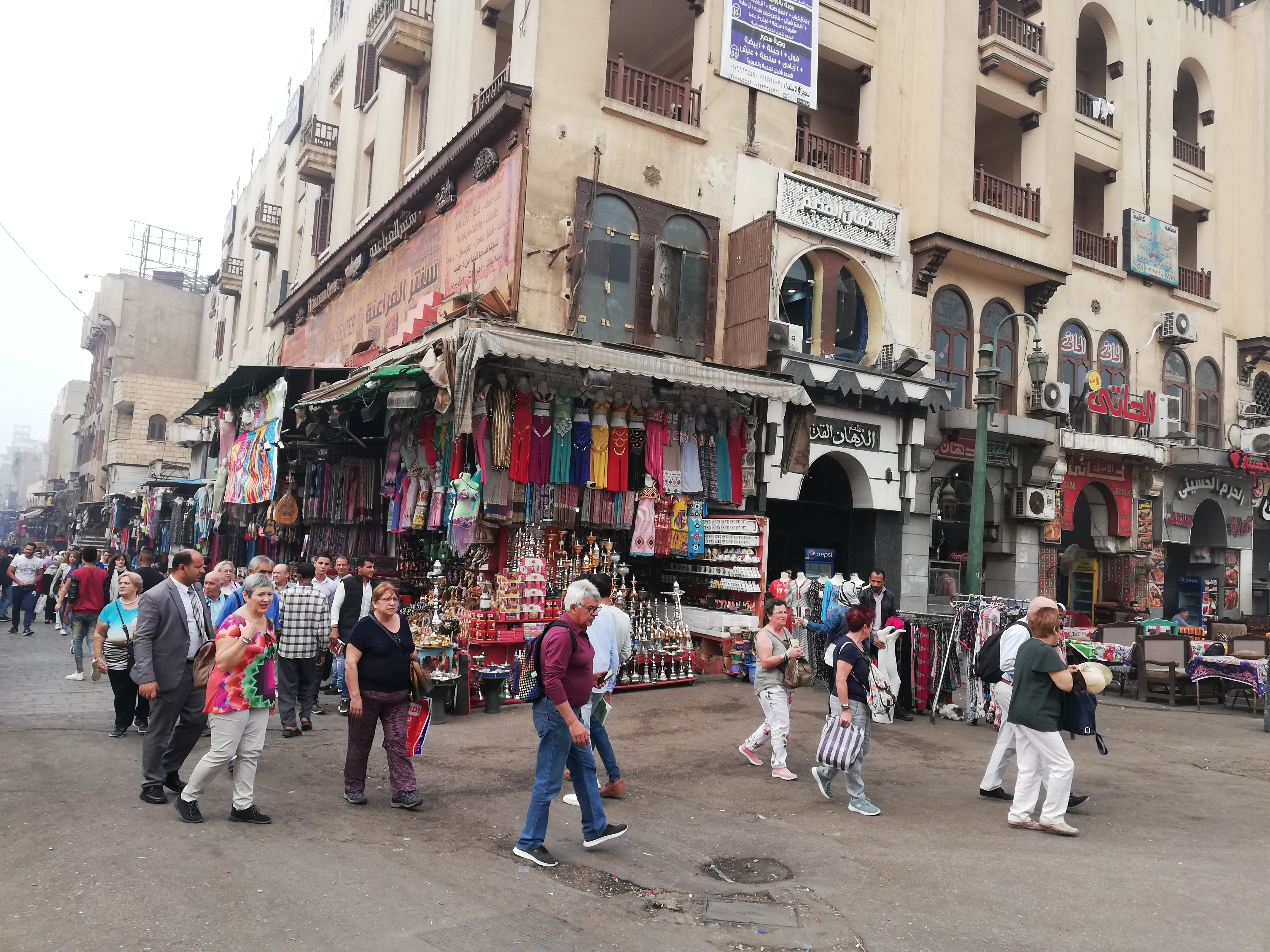 حركة السياح في شوارع القاهرة تستعيد عافيتها / عربي بوست