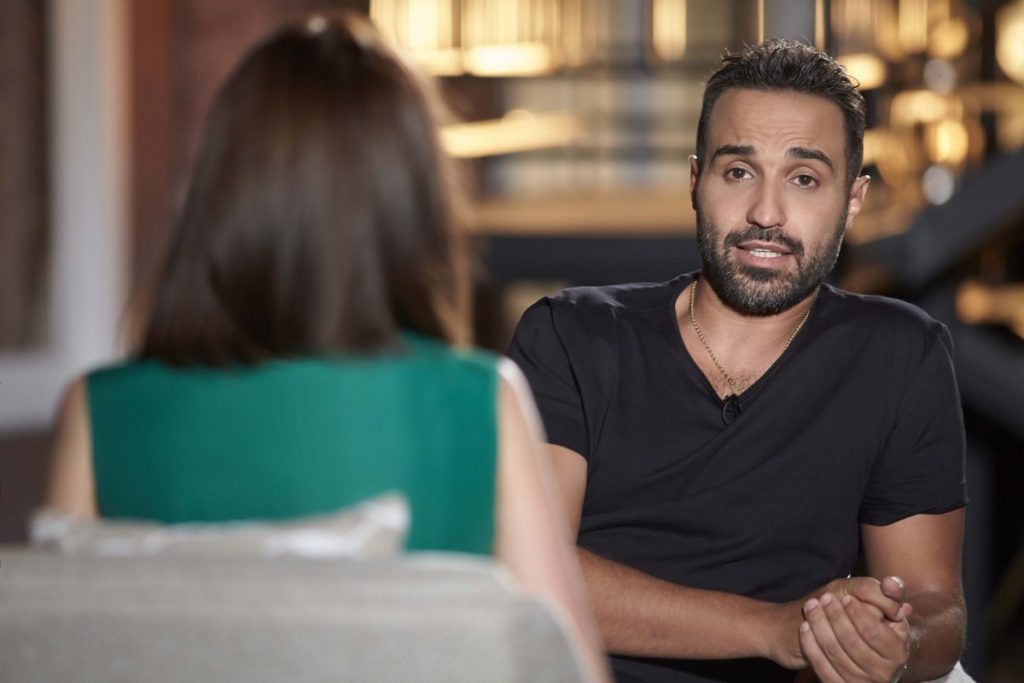 أحمد فهمي يكشف سبب القبض عليه في أمن الدولة، وعلاقة عمر سليمان.. تحدث أيضاً عن قصة هروبه إلى أميركا وشهادته على طلاق والديه