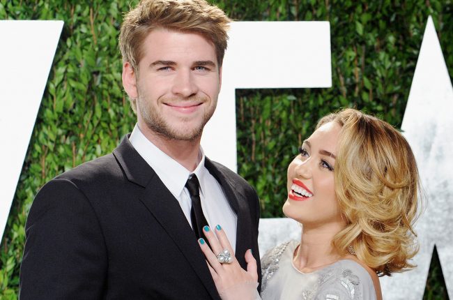 بالصور: مايلي سايرس تعلن زواجها من ليام هيمسورث رسمياً.. اتخذا القرار بعد 10 سنوات بسبب حرائق كاليفورنيا