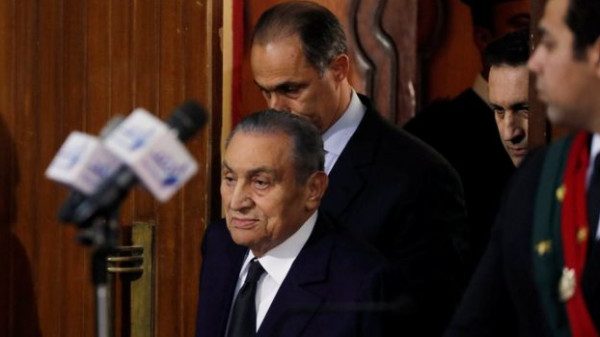 مبارك يروي تفاصيل صفقة السلام بين سوريا وإسرائيل في حوار مع فجر السعيد