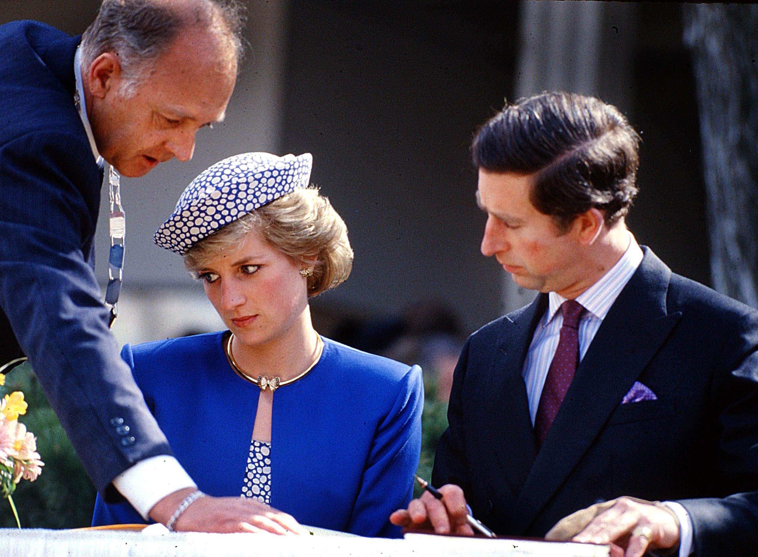 الهدية الصغيرة التي كرهها تشارلز من ديانا