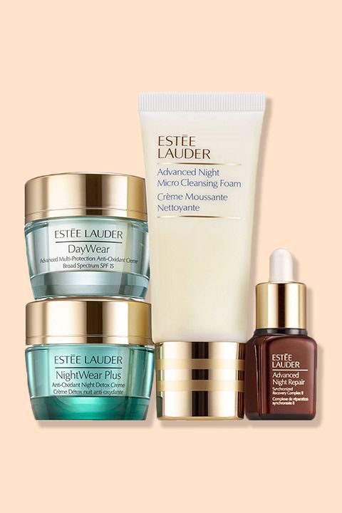 مجموعة العناية بالبشرة، من شركة إستي لودر Estée Lauder، منتج Protect + Hydrate، لبشرة صحية تبدو أكثر شباباً، مقابل 65 دولاراً