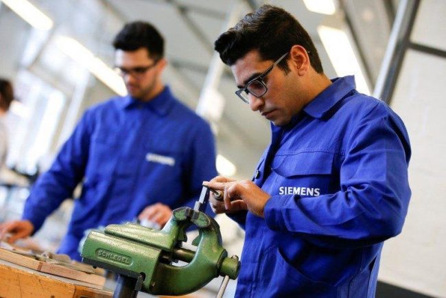 ألمانيا في خطر بدونهم.. قصة اللاجئين التي لم تسمعها: 400 ألف تم توظيفهم، وهذا ما يحدث لأقوى اقتصاد أوروبي بفضلهم