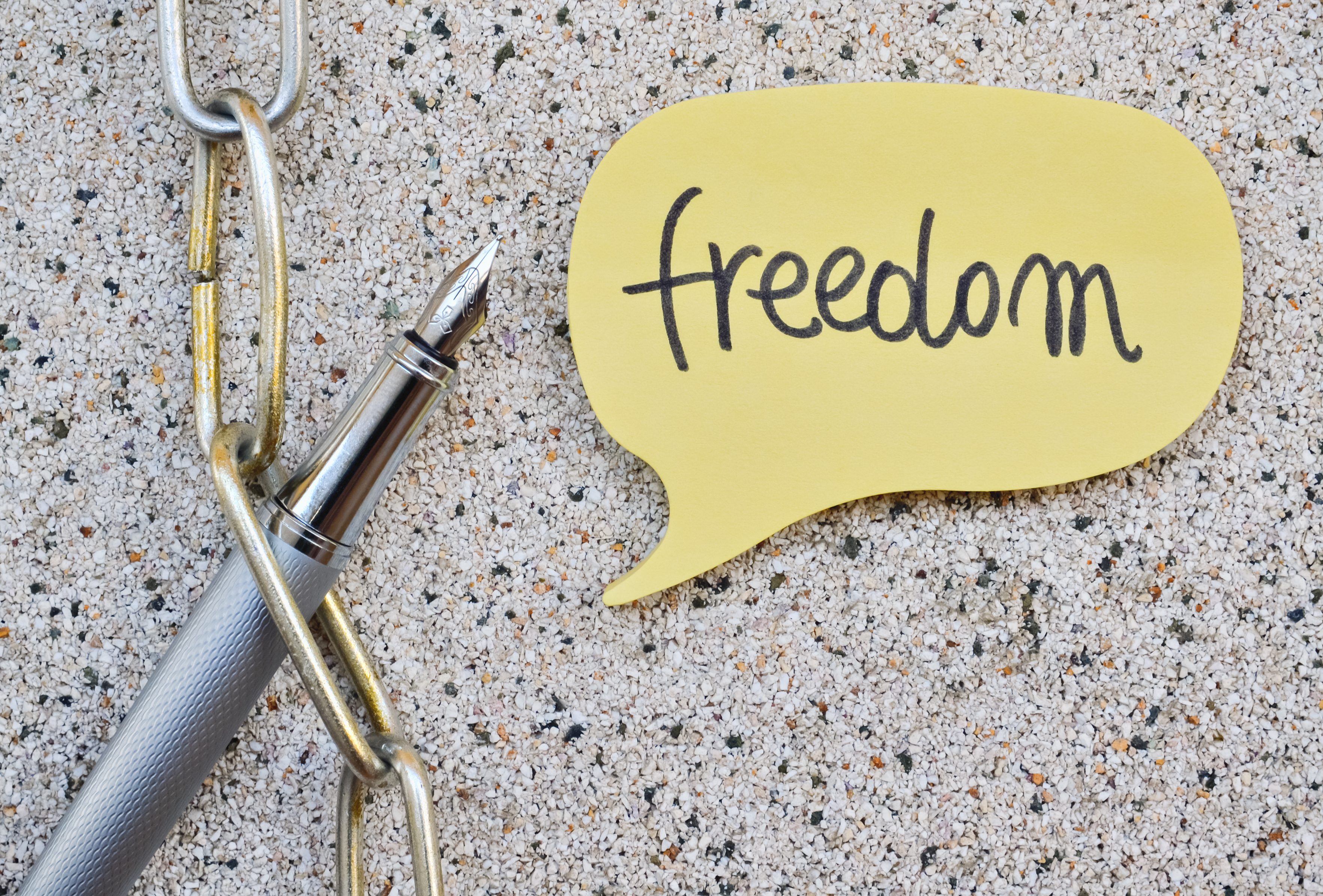 معاناة المهمشين