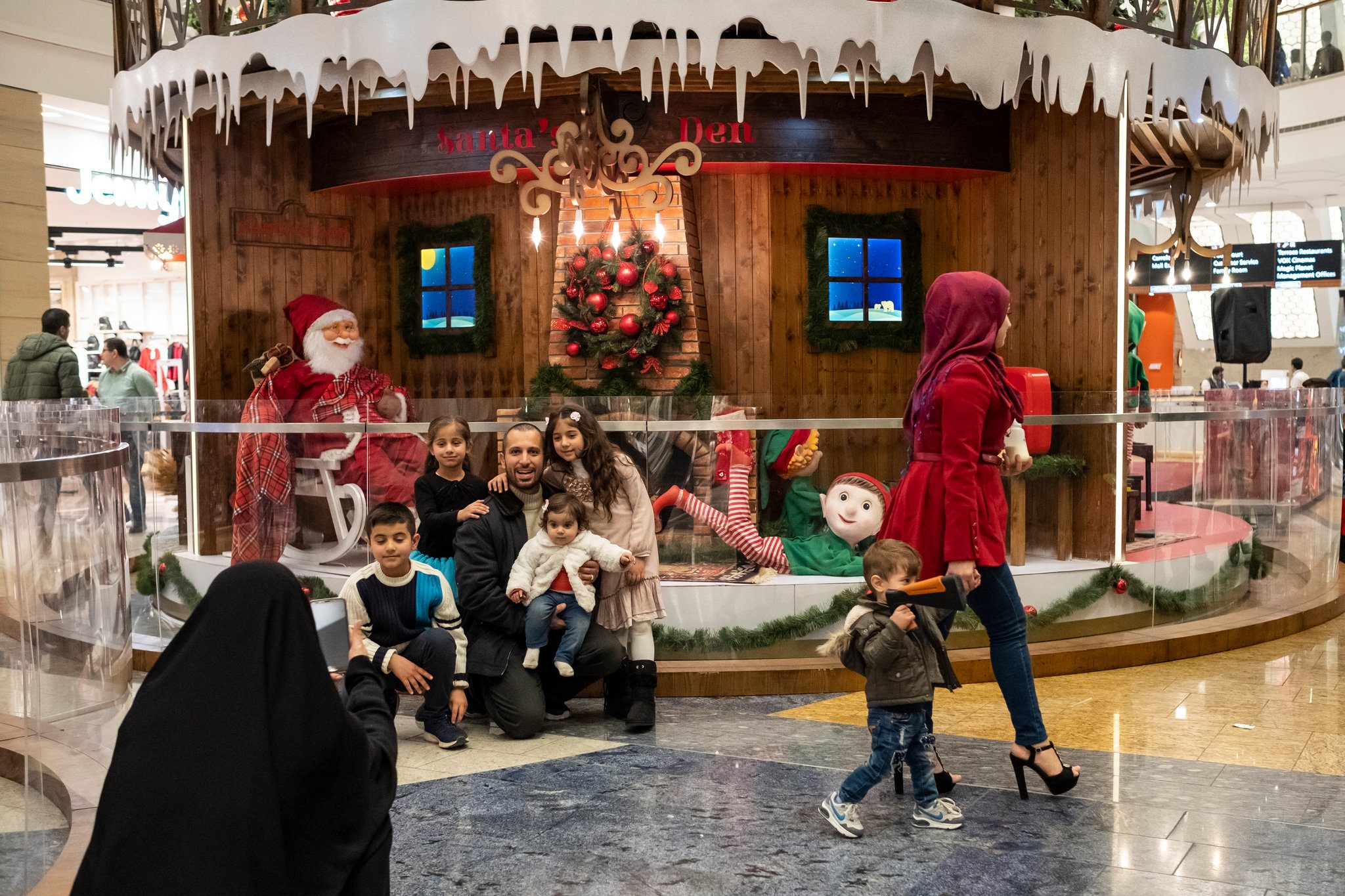 احتفالات اللبنانيين بأعياد الميلاد