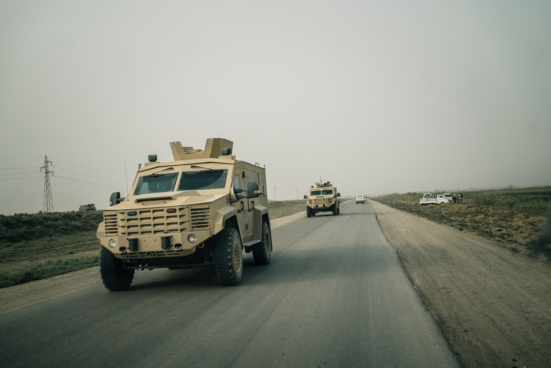 عربات عسكرية أميركية في مدينة الرقة شمال سوريا (واشنطن بوست)