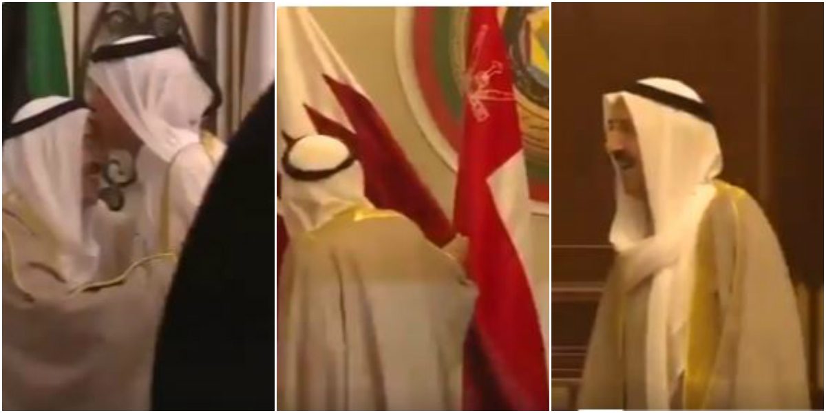 الكاميرات ترصد أمير الكويت وهو يتفقّد علم دولة قطر.. بعد ذلك يقوم رئيس وفد الدوحة بتقبيل رأسه