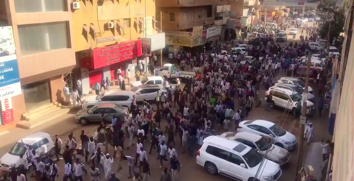مظاهرة في شارع الحرية وسط الخرطوم ٢٠ ديسمبر ٢٠١٨ (مواقع)