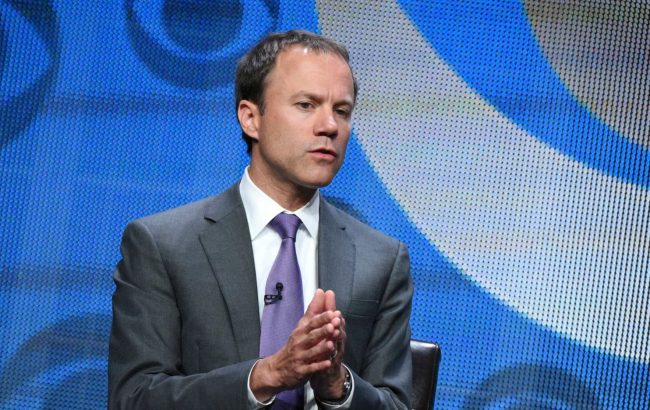 بعد ساعات من بث حوار السيسي في «60 دقيقة».. تفاصيل الإقالة المفاجئة لرئيس قسم الأخبار في شبكة «سي بي إس»