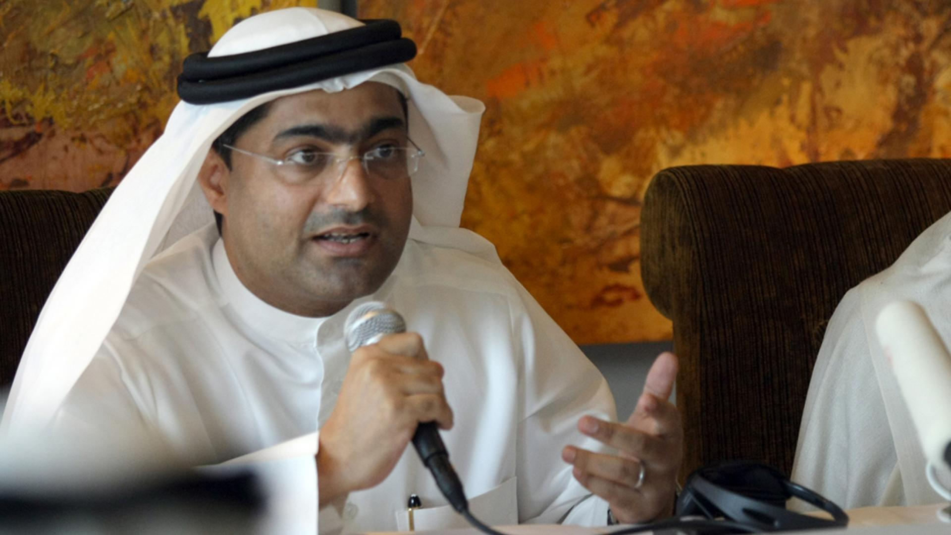 الممثل البريطاني ستيفن فراي ونواب في مجلس العموم يطالبون بالإفراج عن ناشط إماراتي