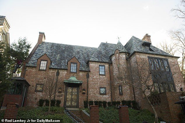 الرئيس الأميركي قال معلومة عن بيت أوباما الجديد، والجيران كذّبوه