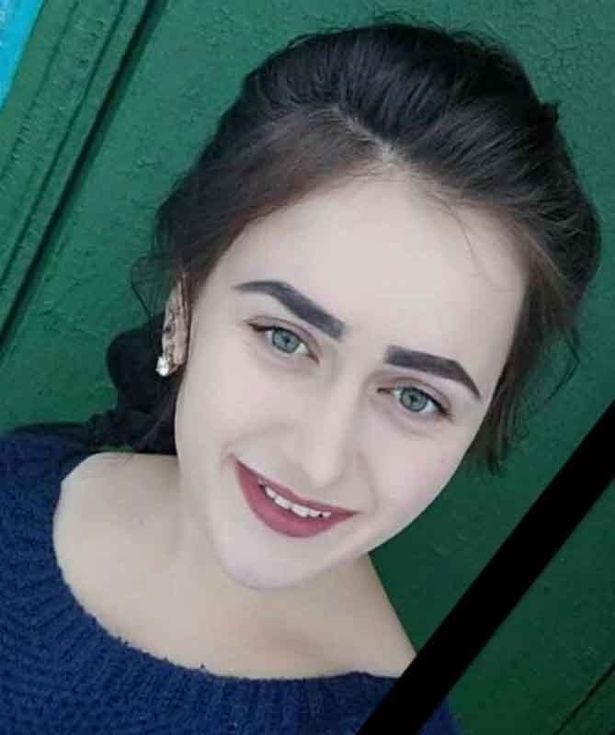 طالبة «تتجمد حتى الموت بعد طردها خارج حافلةٍ لعدم امتلاكها 68 بنساً ثمن تعريفة الركوب»