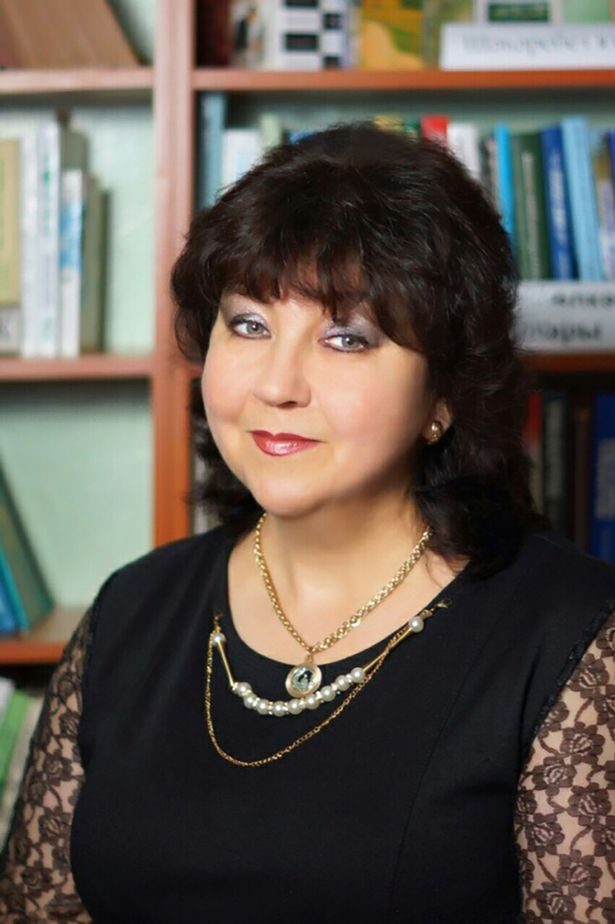 شاهَدَ الجمهور لحظة وفاة مغنية روسية على المسرح، في حفلها الذي أقامته بإحدى المدن الروسية.