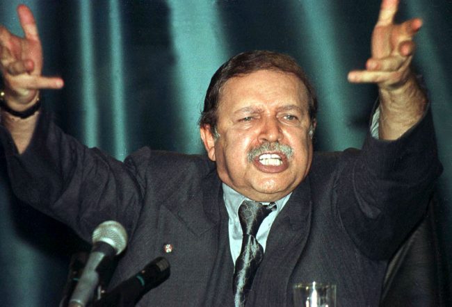 عبدالعزيز بوتفليقة يحدد موعد انتخابات الرئاسة بالجزائر