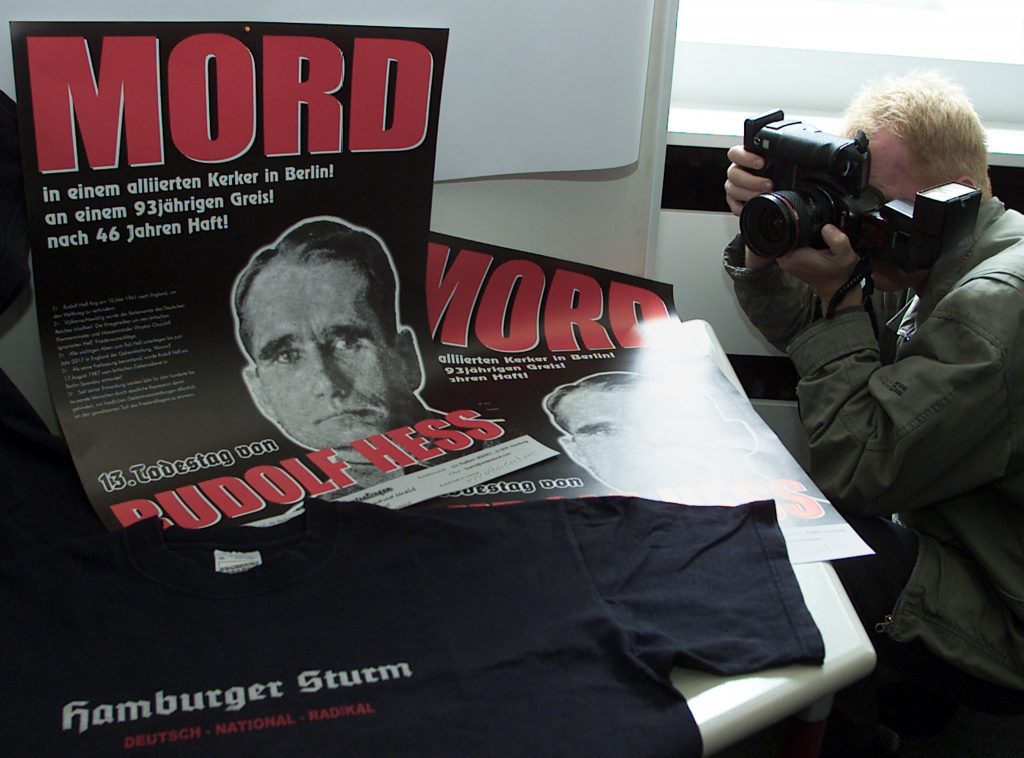 علماء يتمكنون من وضع حد لنظرية المؤامرة التي أحاطت بموت رودلف هيس نائب أدولف هتلر