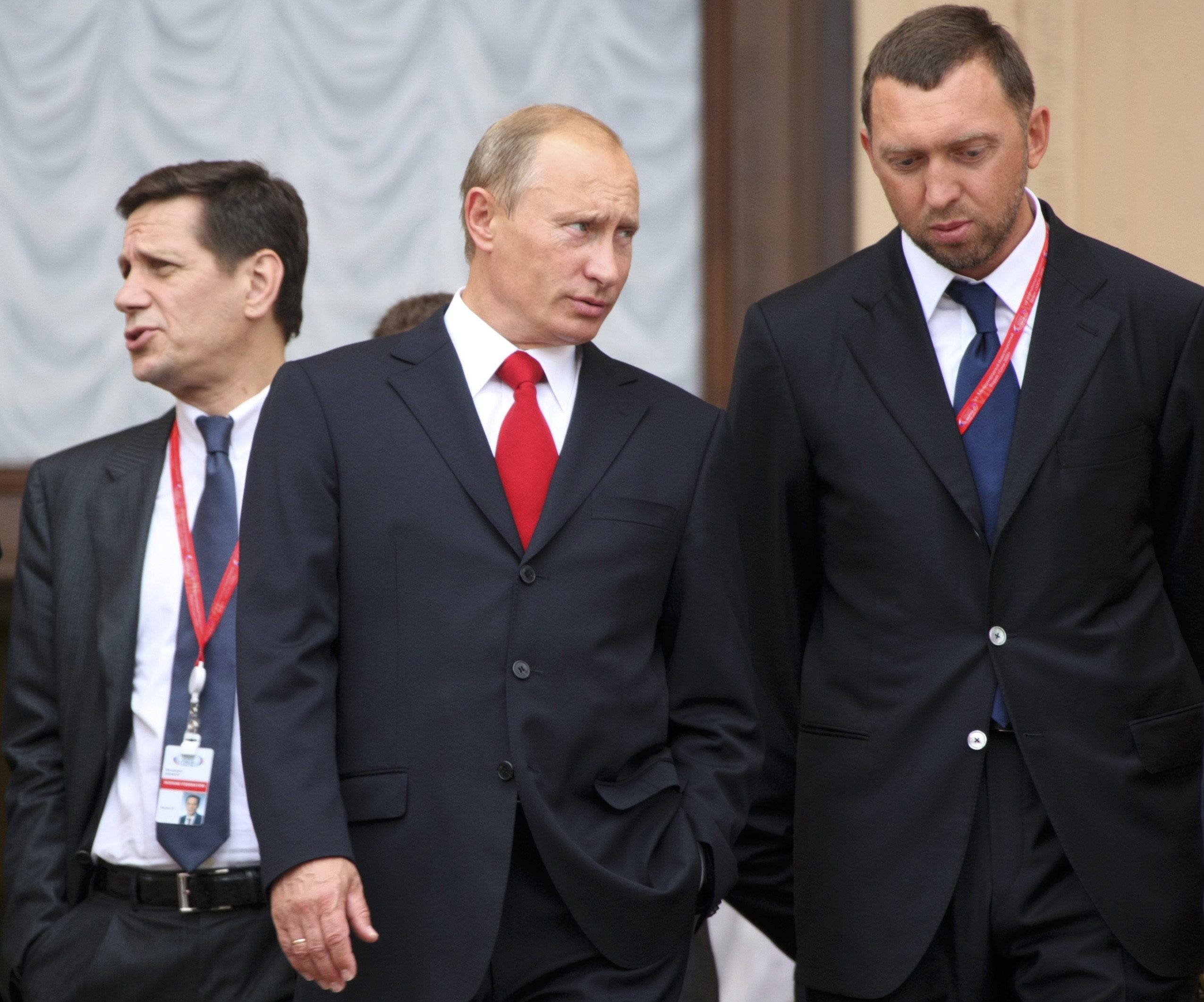 الرئيس الروسي مع الملياردير ديريباسكا