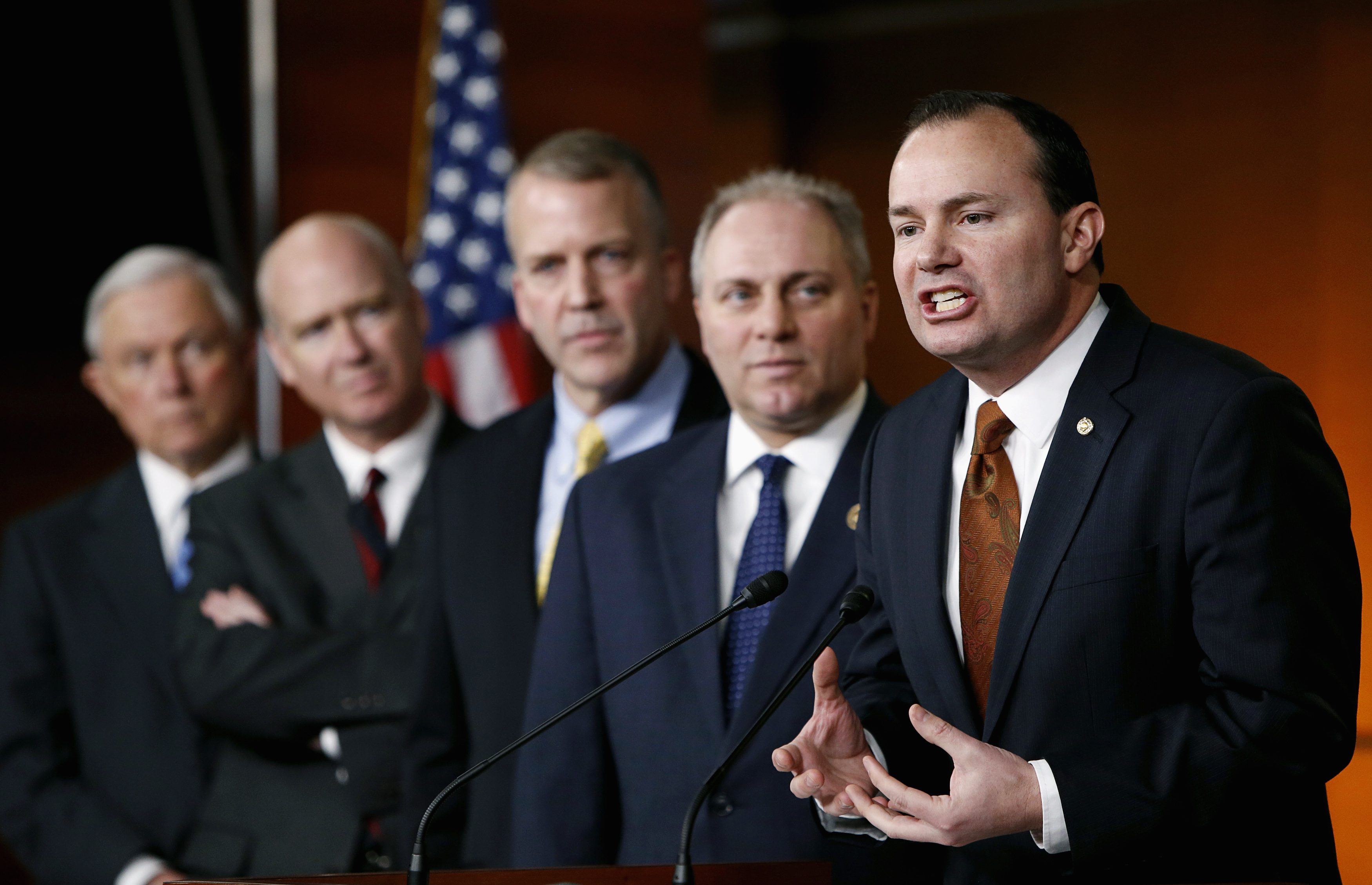 أعضاء بمجلس الشيوخ يسعون لإصدار قرار ينهي دعم بلادهم للتحالف الذي تقوده السعودية في اليمن