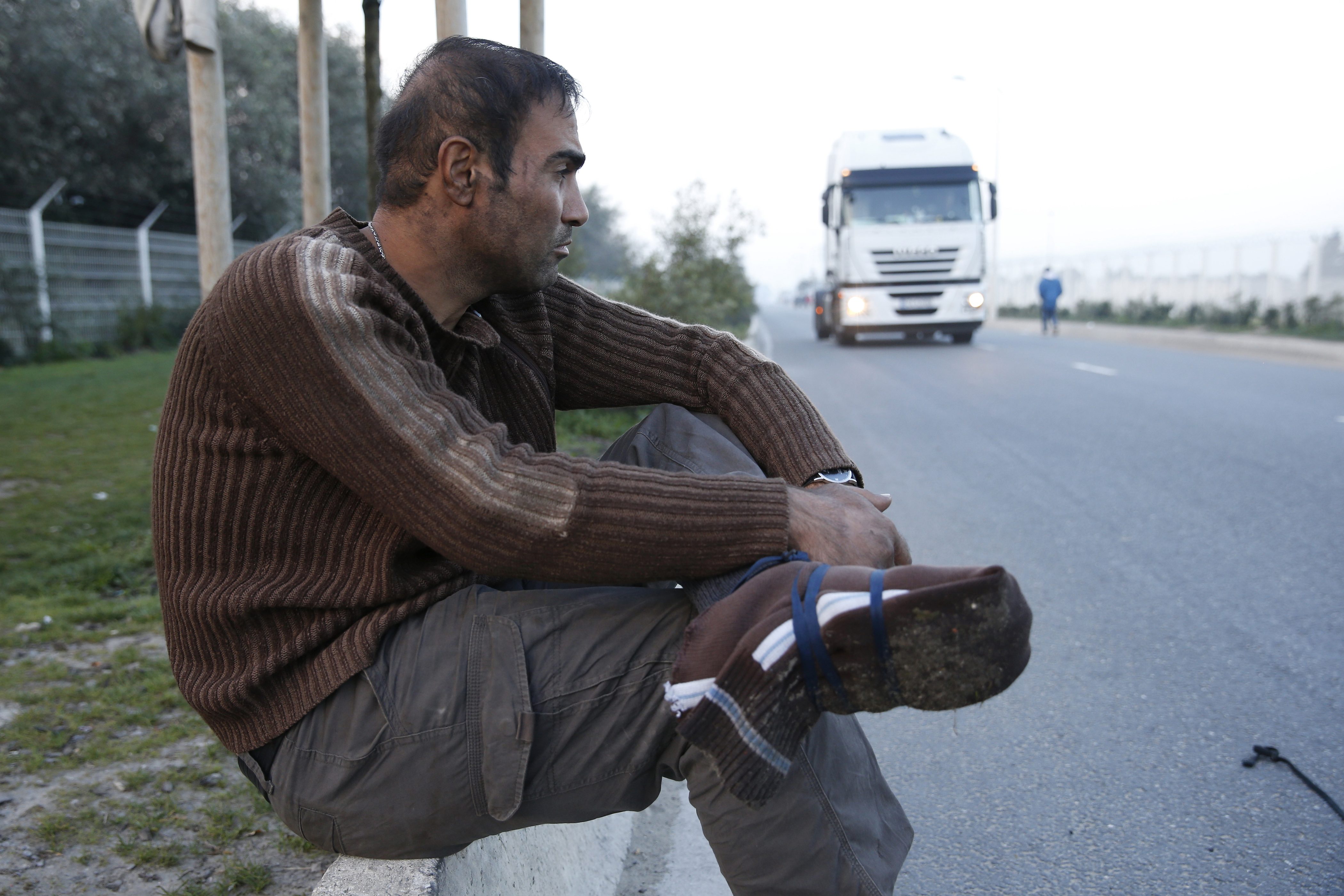 مئات الإيرانيين يدفعون المال ويخاطرون بحياتهم في طرق طويلة من أجل اللجوء في بريطانيا