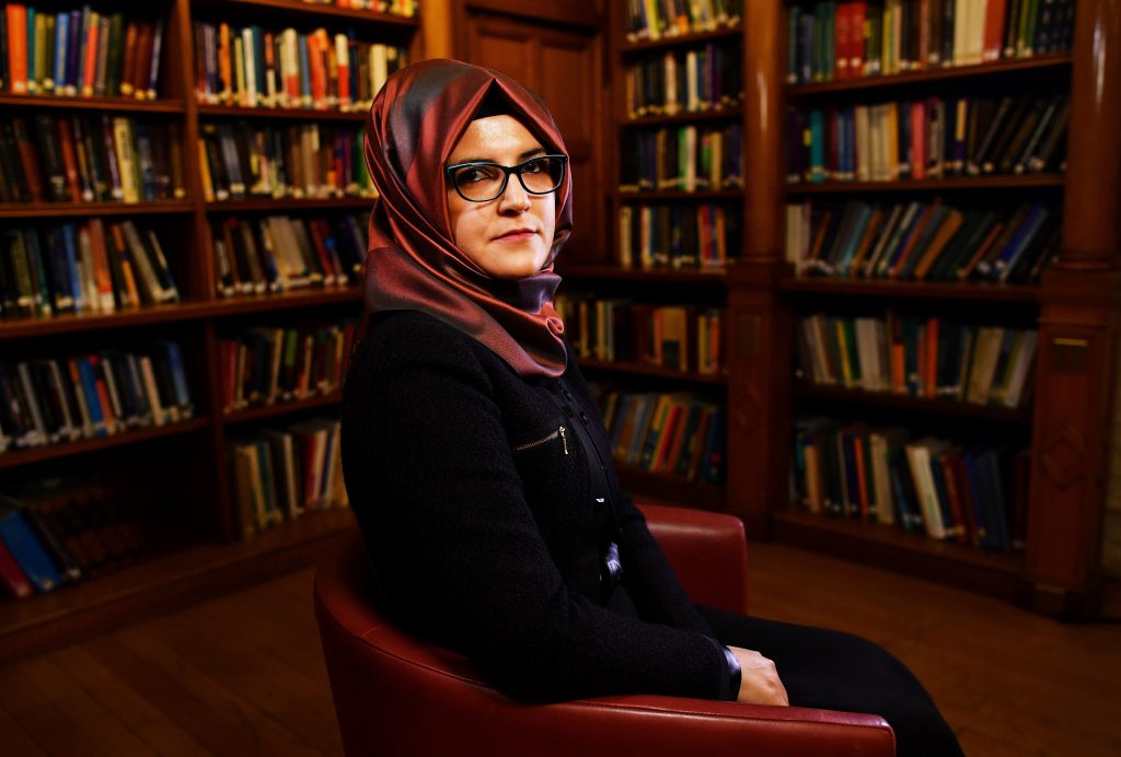 خديجة جنكيز تبعث رسالةً إلى خطيبها خاشقجي بمناسبة احتفالات رأس السنة