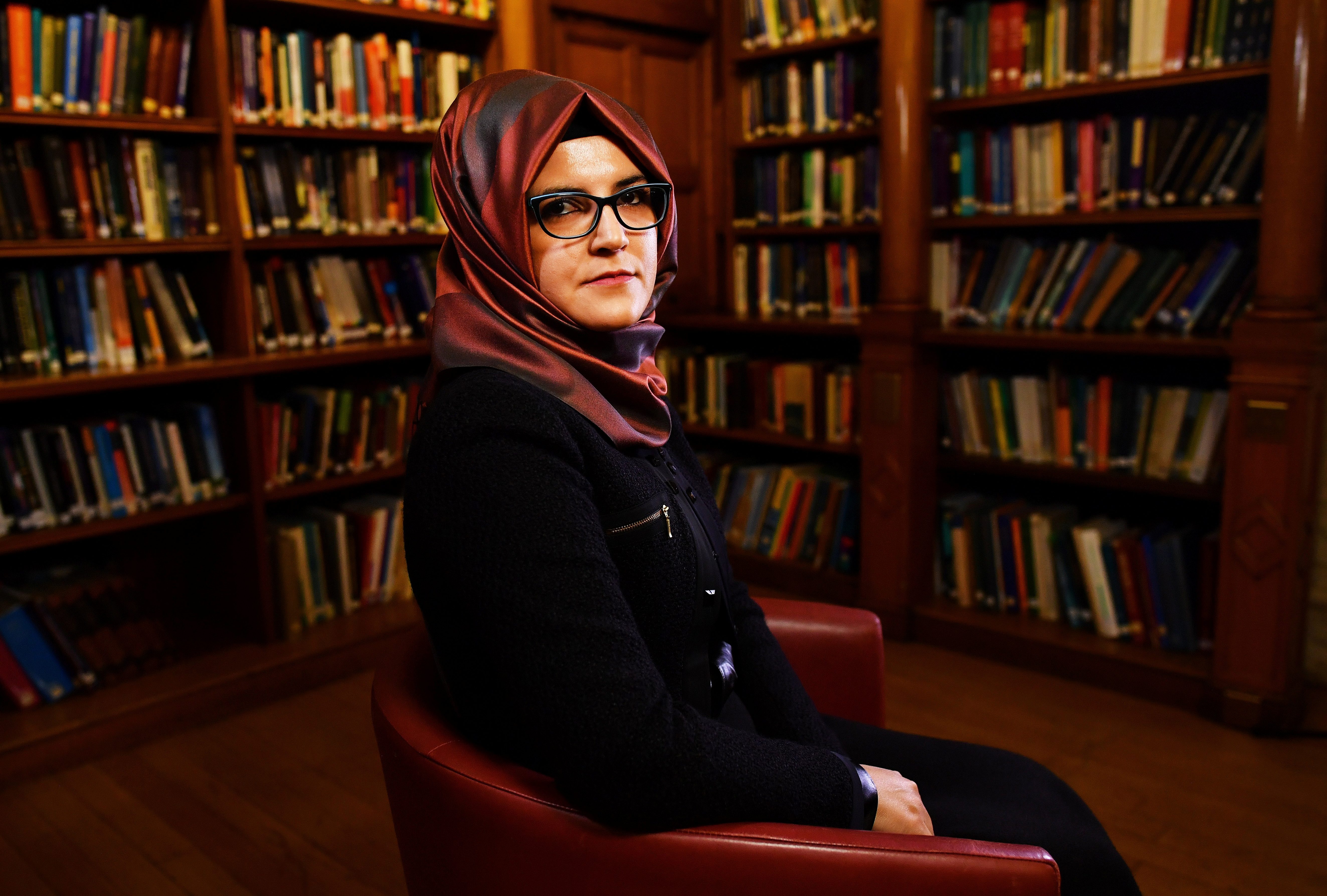 خديجة جنكيز تبعث رسالةً إلى خطيبها خاشقجي بمناسبة احتفالات رأس السنة