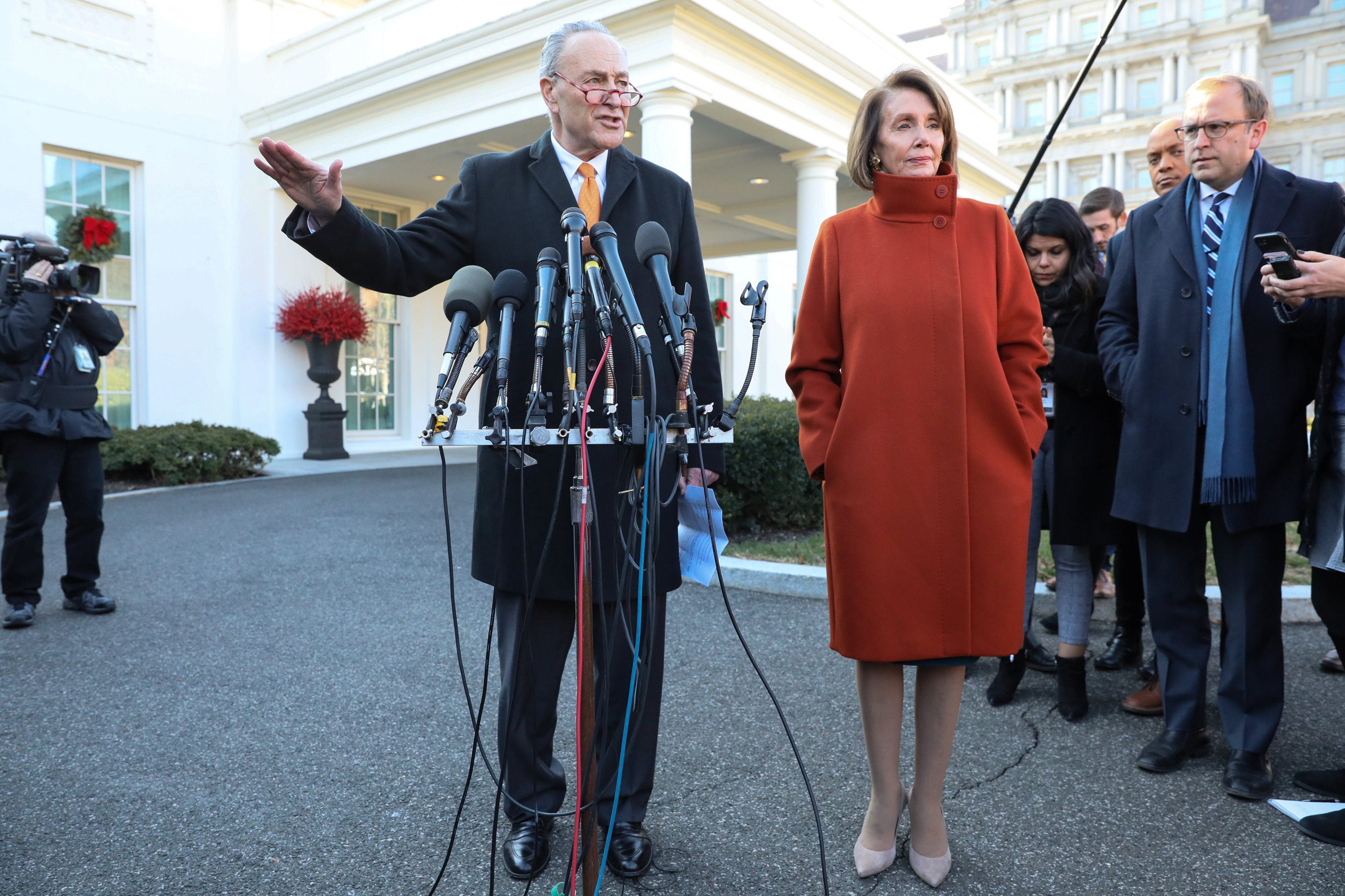 الحزب الديمقراطي يستعد لمواجهة ترامب عبر البرلمان بعد أن أصبح أغلبية