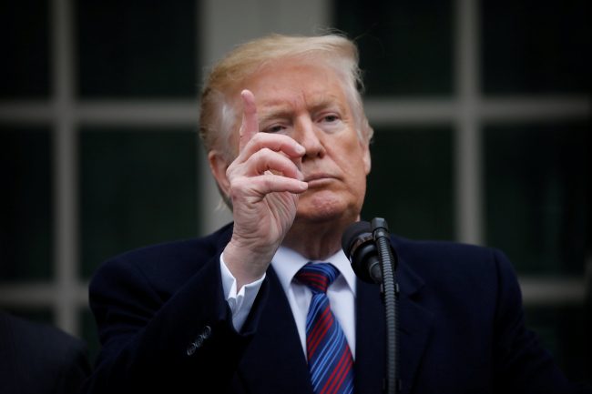 «كاذب وقمامة وشرطي فاسد».. ترامب يصبّ غضبه على المدير السابق لـ«إف بي آي» بعدما كشف معلومات جديدة عن علاقاته بروسيا