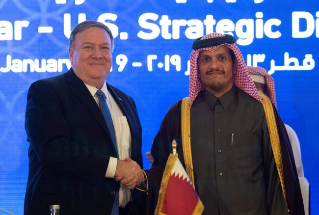 «خلاف قطر وجيرانها طال أكثر من اللازم».. بومبيو يدعو من الدوحة إلى وحدة مجلس التعاون الخليجي