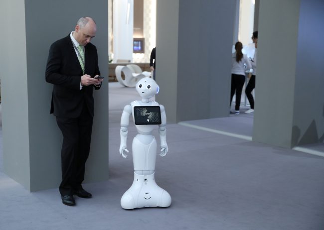 هل ستسرق الروبوتات منا الوظائف؟ شركة توظيف تجيب