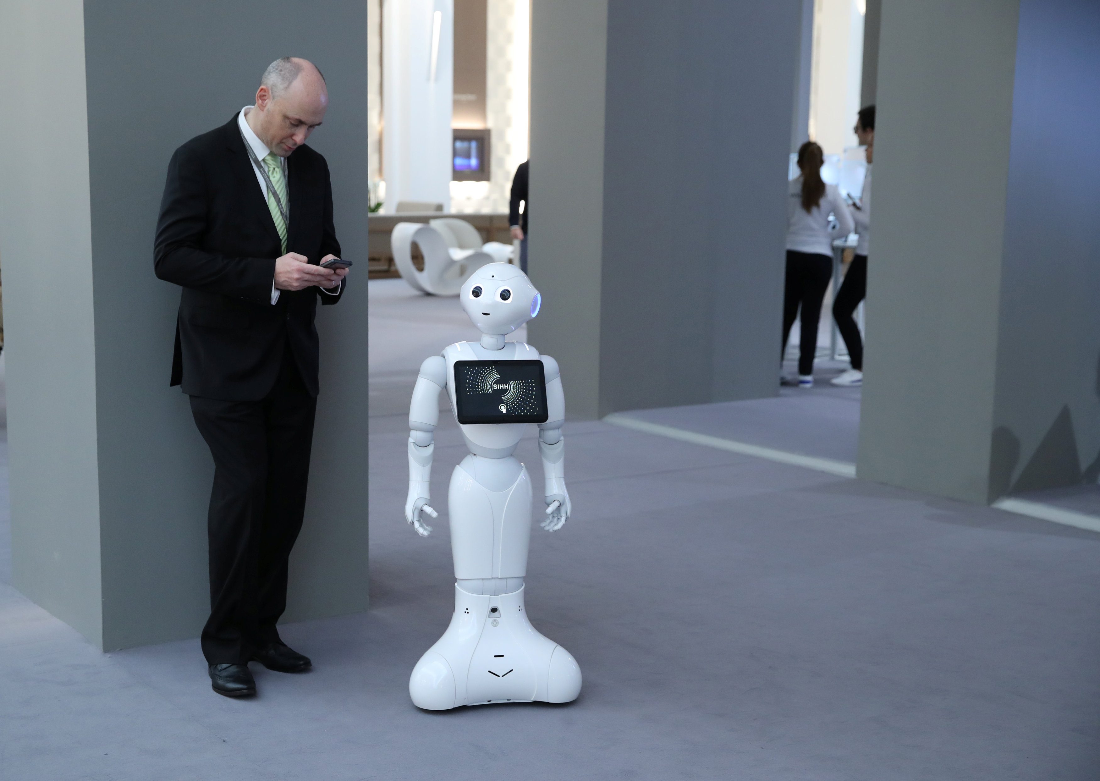 هل ستسرق الروبوتات منا الوظائف