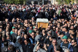 الآلاف يشيّعون جثمان الطالبة الفلسطينية آية مصاروة