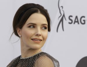 كيف أطلّ النجوم في حفل SAG السنوي؟